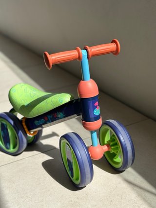 Bicicleta sin pedales dinosaurios