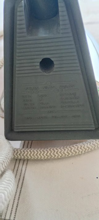Plancha Philips Ultra-Light HD 1171