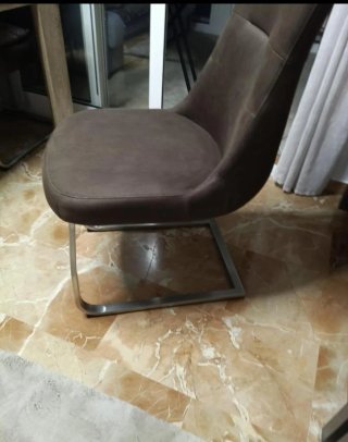 Mesa extensible y 4 sillas