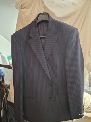 Traje de caballero con rayas
