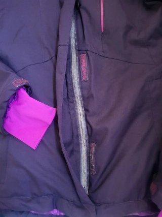 Abrigo deportivo morado y rosa de invierno
