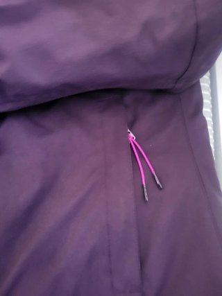 Abrigo deportivo morado y rosa de invierno