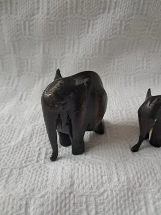 4 elefantes de madera decorativos