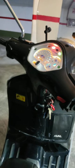 Vespa 125 GT Negra