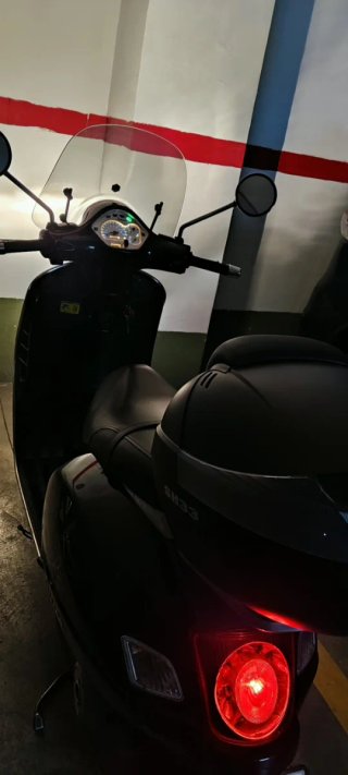 Vespa 125 GT Negra