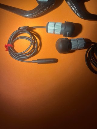 Manetas y pulsadores Shimano TT/TRI