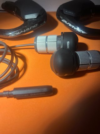 Manetas y pulsadores Shimano TT/TRI