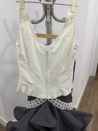Traje de flamenca gris y blanco