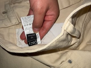 Pantalón beige hombre
