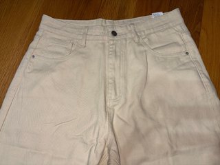 Pantalón beige hombre