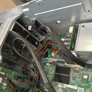 Servidor Dell PowerEdge T420 (sin almacenamiento)