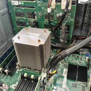 Servidor Dell PowerEdge T420 (sin almacenamiento)