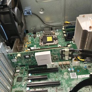 Servidor Dell PowerEdge T420 (sin almacenamiento)