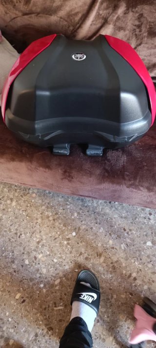 Maleta Yamaha Nmax 45L Negra/Roja