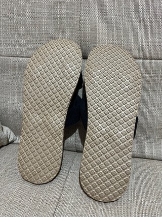 Sandalias Beige y Negras Talla 42