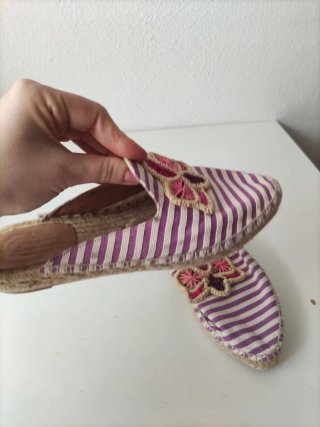 Alpargatas Castañer Moradas y Rosas