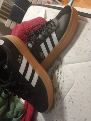 Zapatillas Adidas Negras y Marrones