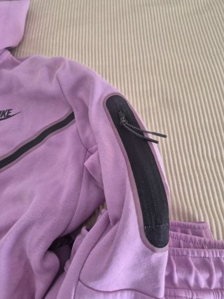 Conjunto chándal lila