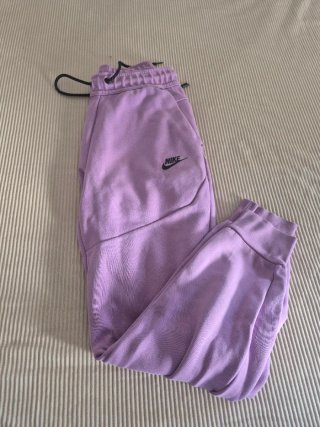 Conjunto chándal lila
