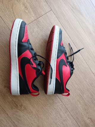 Tenis Nike Rojos y Negros