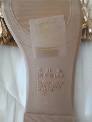 Sandalias planas mujer beige
