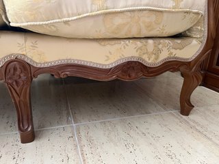 Conjunto 3 sofás clásicos beige y oro
