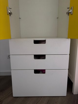 Armario infantil Ikea amarillo y blanco