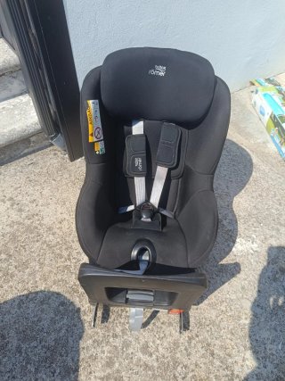 Dos sillas de coche Britax Römer negras
