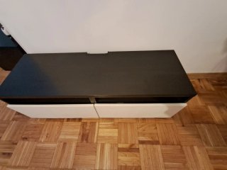 Mueble TV 2 cajones blanco y negro.