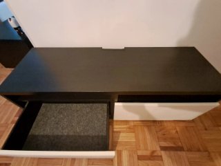 Mueble TV 2 cajones blanco y negro.