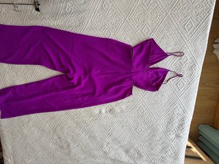 Mono largo fucsia con aberturas