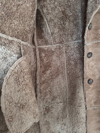 Chaquetón largo beige y marrón