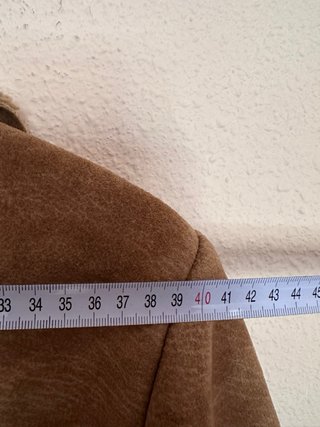 Chaquetón largo beige y marrón