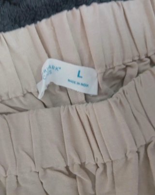 Pantalón recto tela ligera beige