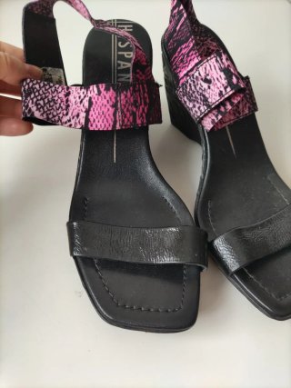 Sandalias Hispanitas Negro y Rosa
