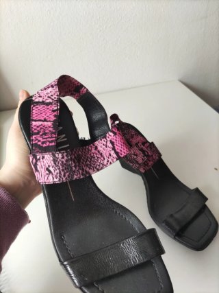 Sandalias Hispanitas Negro y Rosa