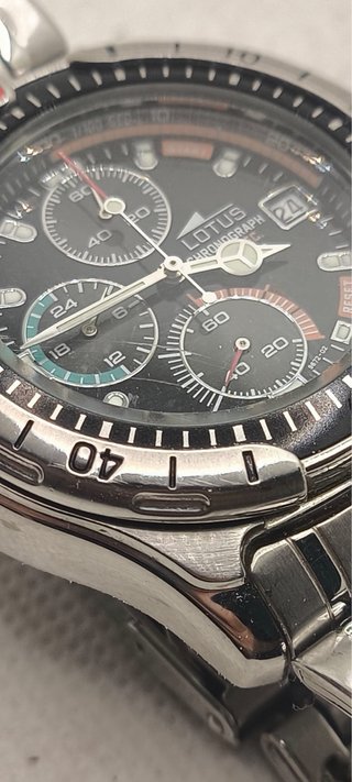 Reloj Lotus Cronógrafo Negro y Plateado
