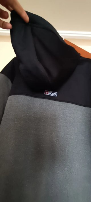Sudadera THINKLESS+8000 negra y gris