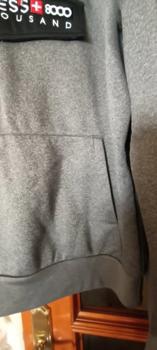 Sudadera THINKLESS+8000 negra y gris