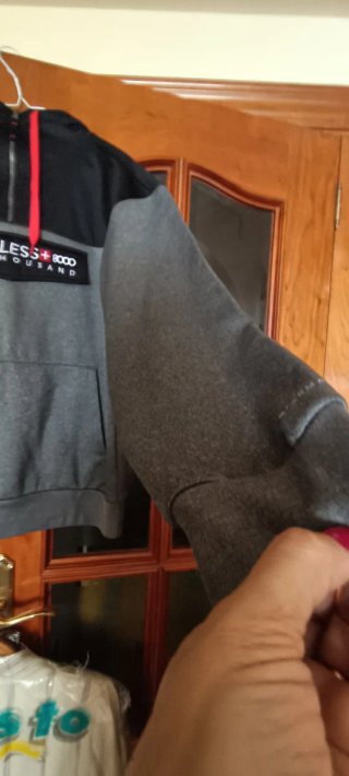 Sudadera THINKLESS+8000 negra y gris