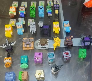 Kinder Joy Minecraft Funko Pop collezione completa