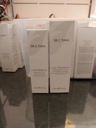 DR.C.TUNA Lumi Radiance Gel Limpiador y Tónico