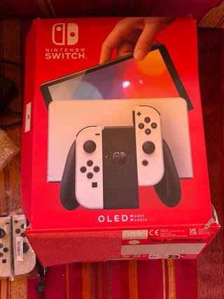 Nintendo Switch OLED Bianca + Giochi