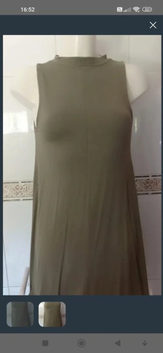 Vestido verde olivo con escote
