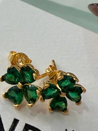 Lote de cuatro pendientes