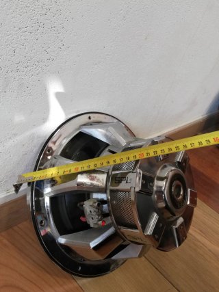 Subwoofer SPL Negro y Plateado