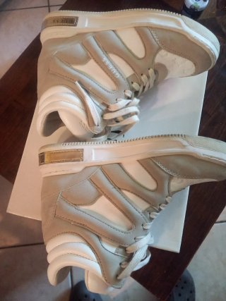 Scarpe Guess Beige e Bianche