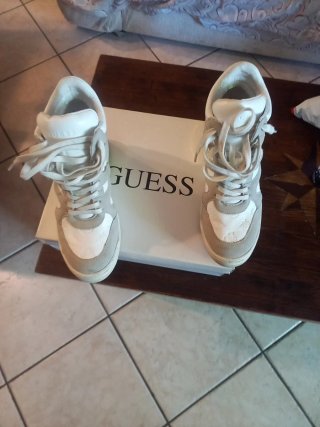 Scarpe Guess Beige e Bianche