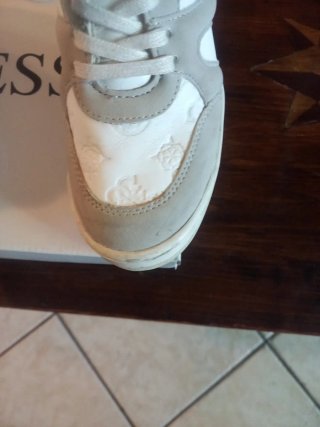 Scarpe Guess Beige e Bianche