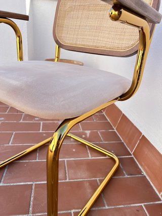 Set de 4 sillas diseño ratán y terciopelo, en exce